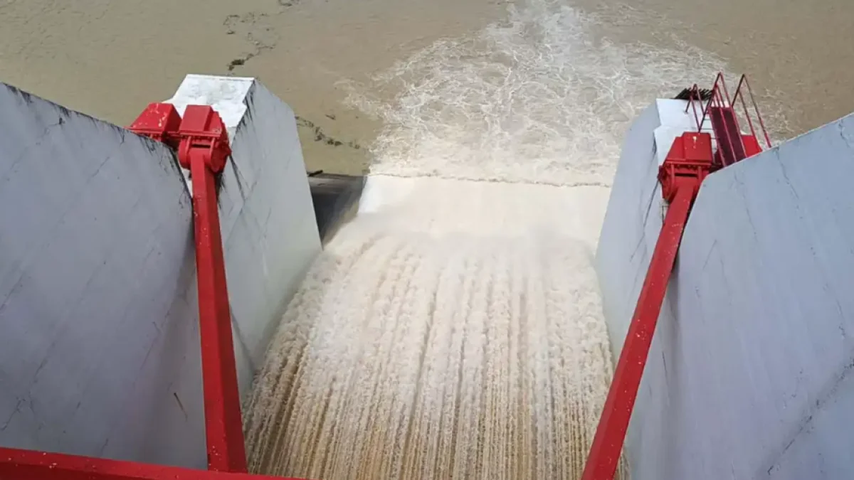 খুলে দেওয়া হলো কাপ্তাই বাঁধের আরও ১৬টি জলকপাট